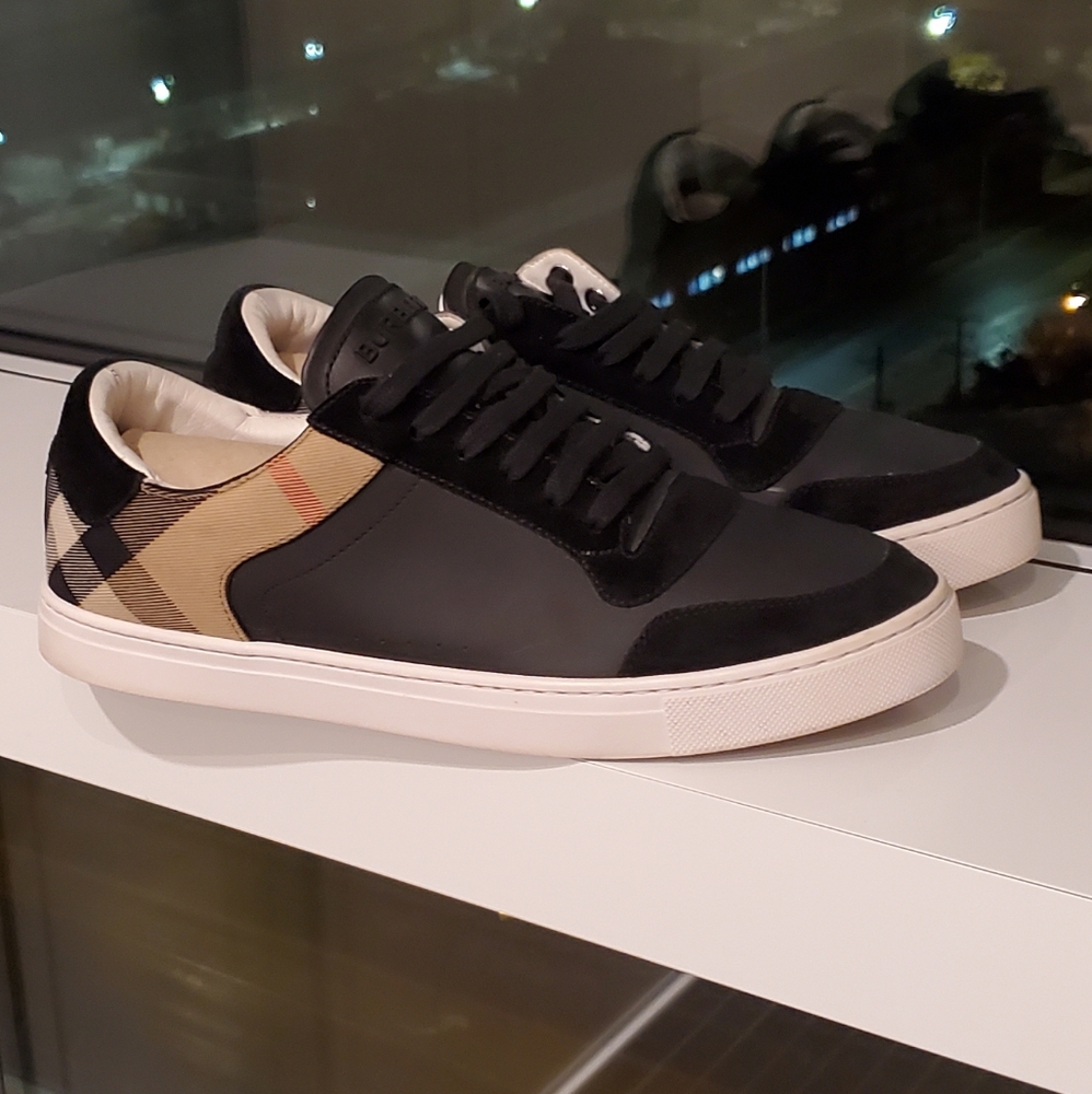Mens Burberry low top checked